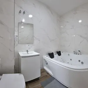 studio-minilovely-con-jacuzzi-doble-sevilla.es-andalucia.com/